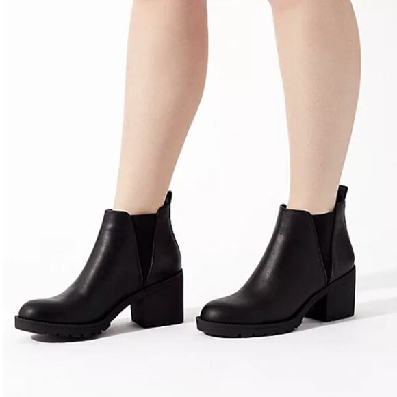 Xappeal Laura Women's Moto Chelsea Boot Size 8 Black Leather Pull On - Picture 1 of 13